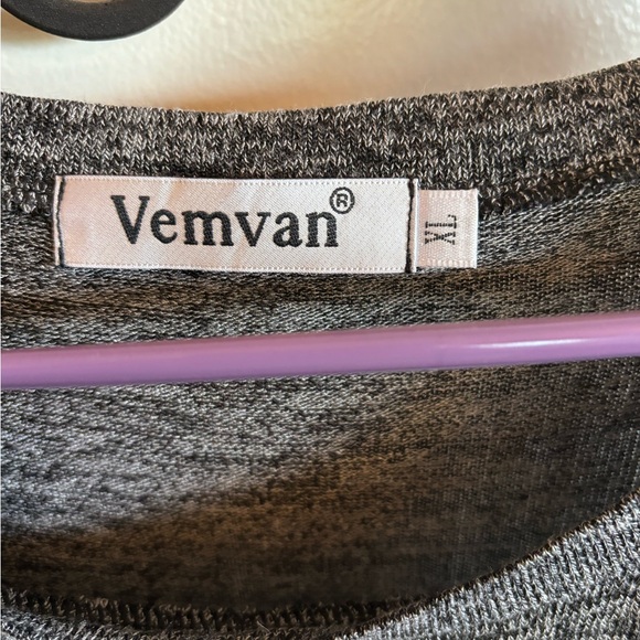 🌺Women’s XL gray and white striped long sleeve top - Picture 5 of 5